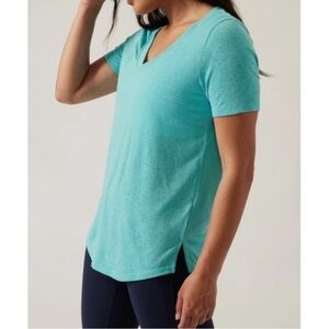 Athleta breezy scoop v tee size XL blue